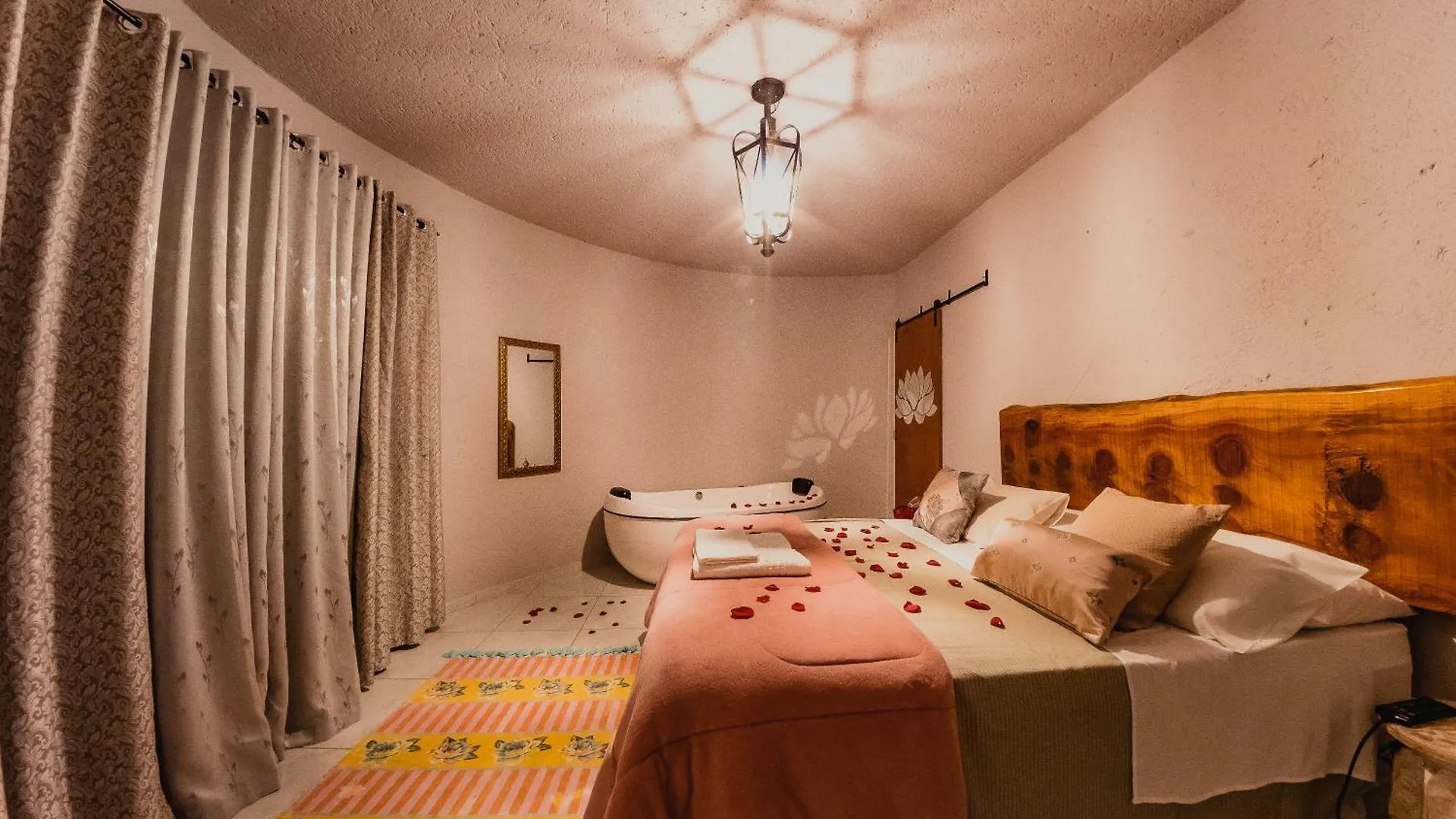 بيت ريفي فندق Pousada Jardim Do Buda Com Cafe E Piscina أوروبيسي البرازيل
