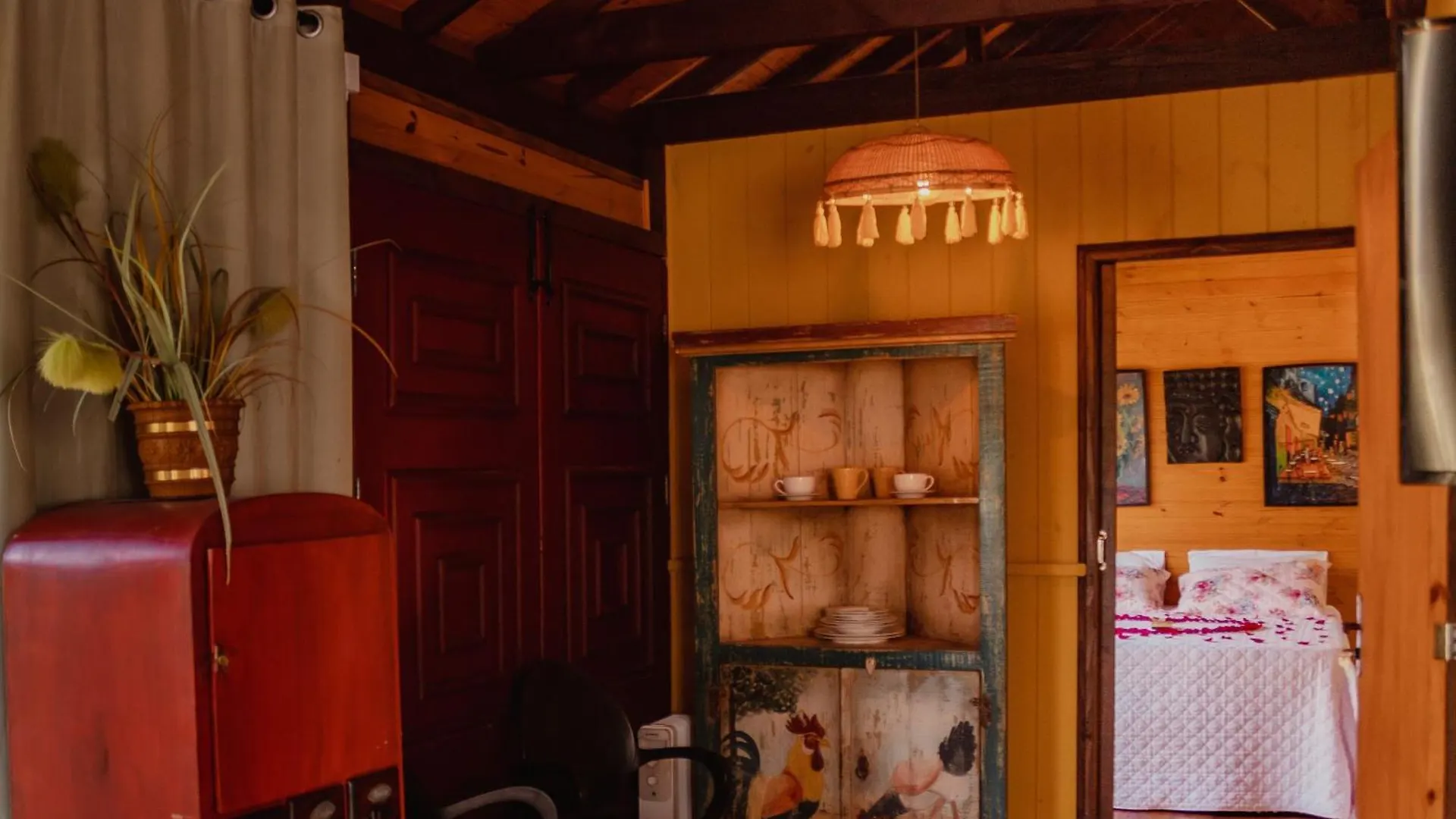 فندق Pousada Jardim Do Buda Com Cafe E Piscina أوروبيسي